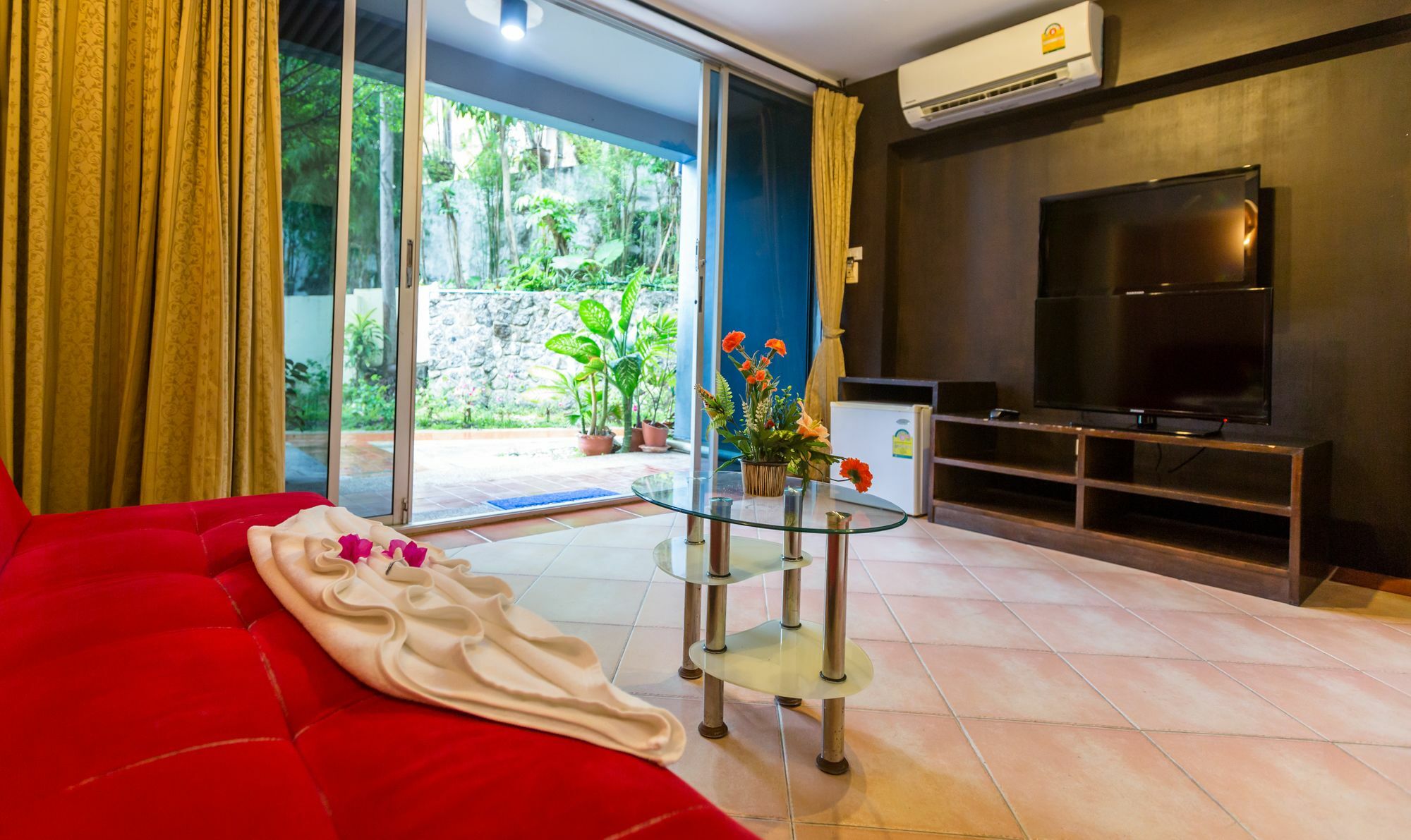Porterhouse Beach Hotel Patong Ngoại thất bức ảnh